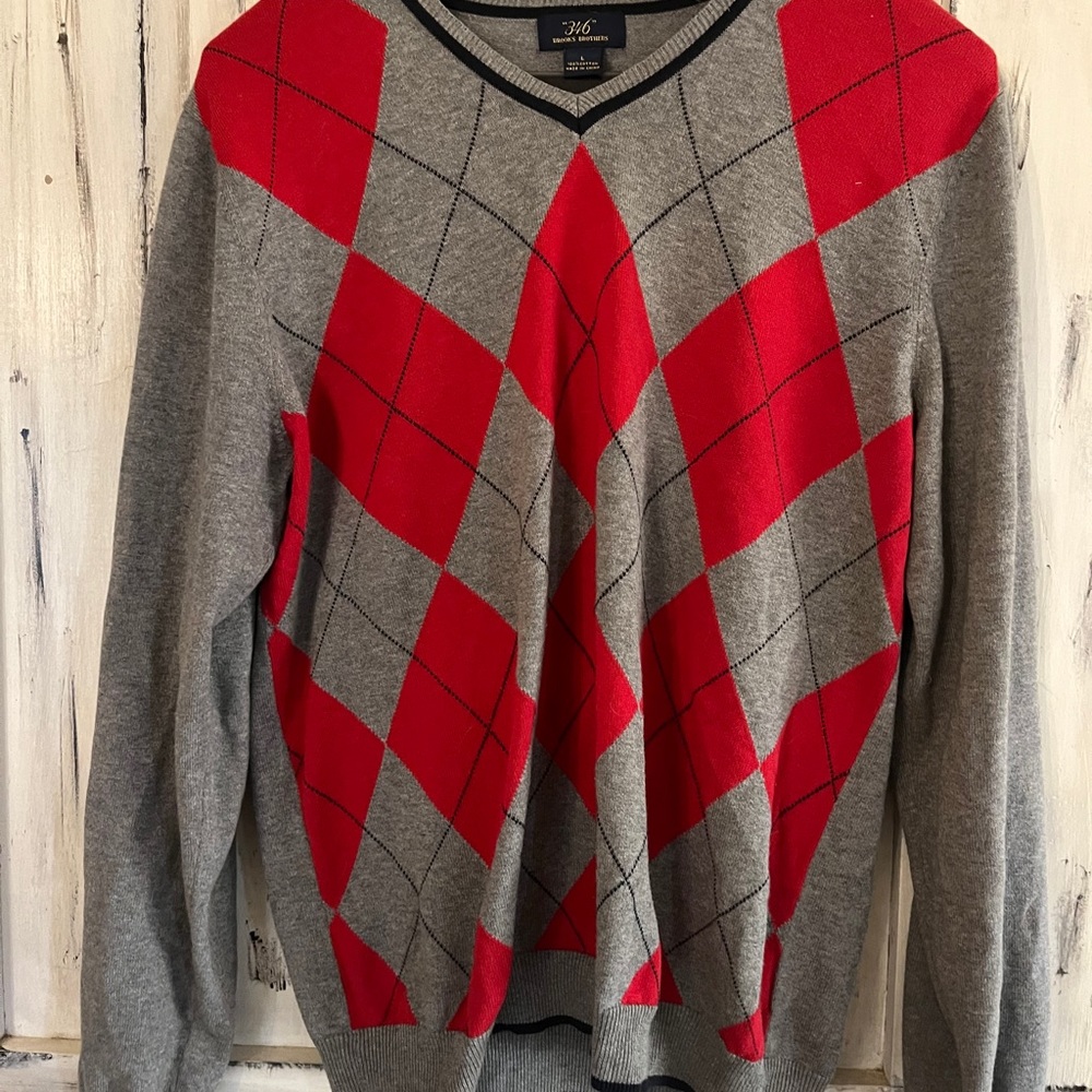 Brooks Brothers V neck sweater like new